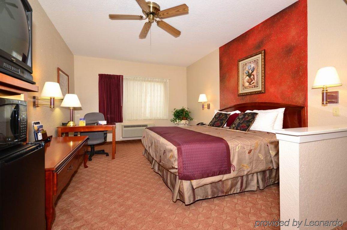 Best Western Plus Northwest Inn & Suites Houston Room photo