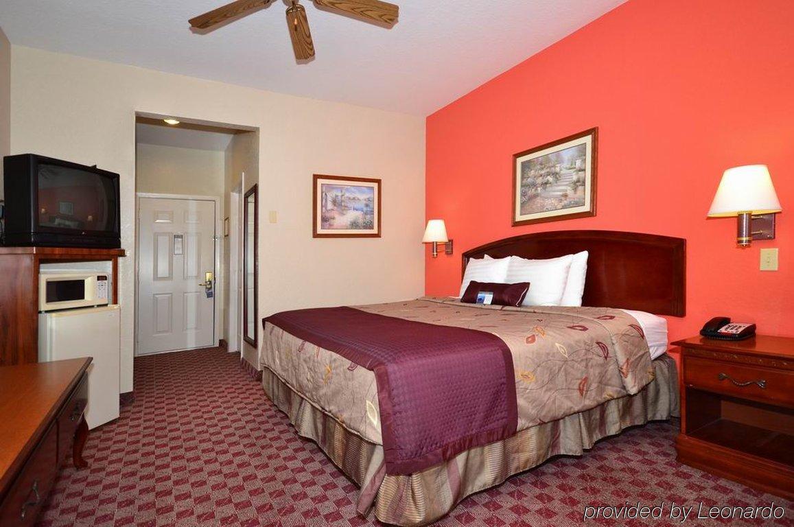 Best Western Plus Northwest Inn & Suites Houston Room photo